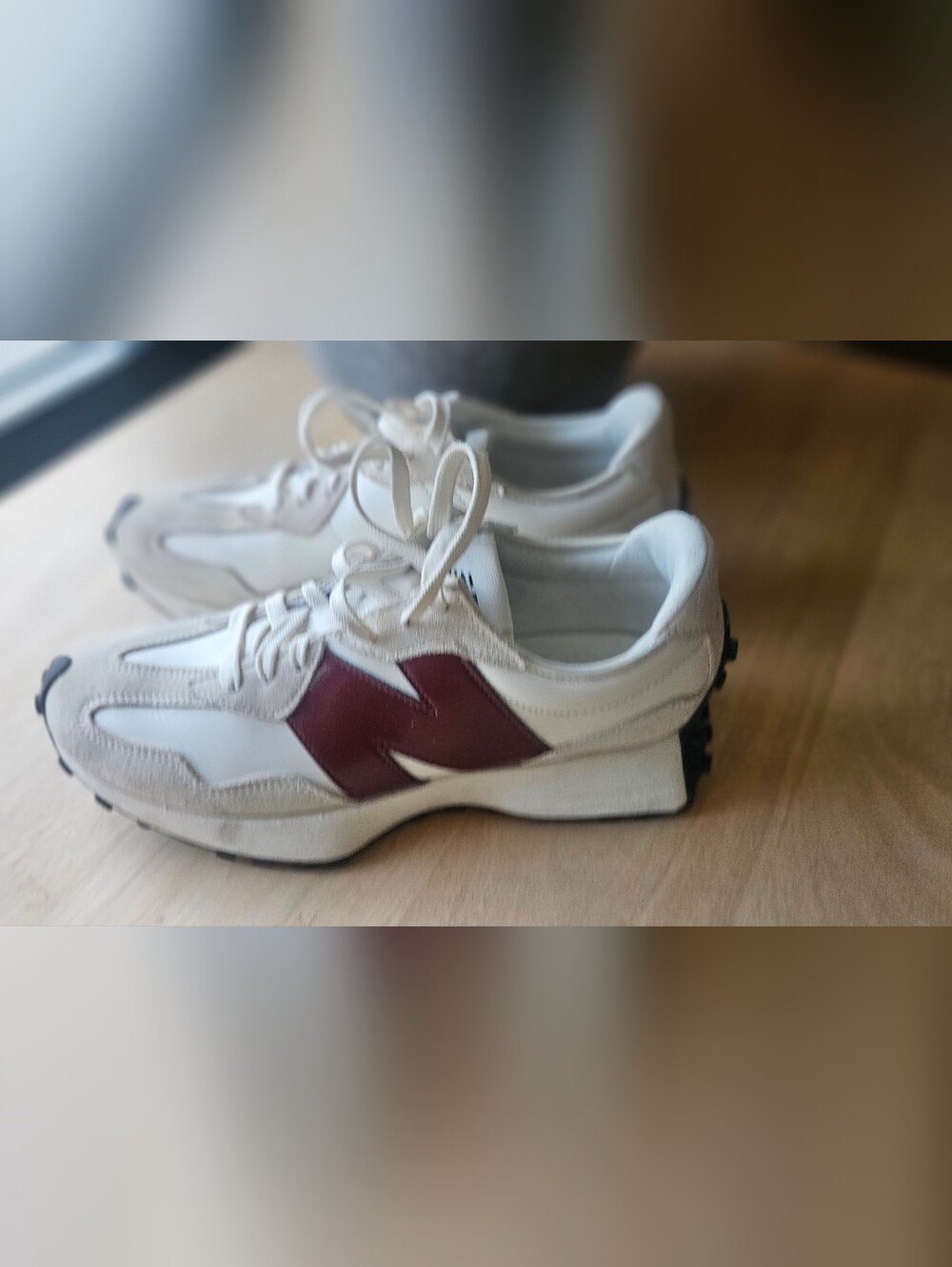 New Balance Cream and Maroon Retro Style Lace-Up Sneakers - Size 10